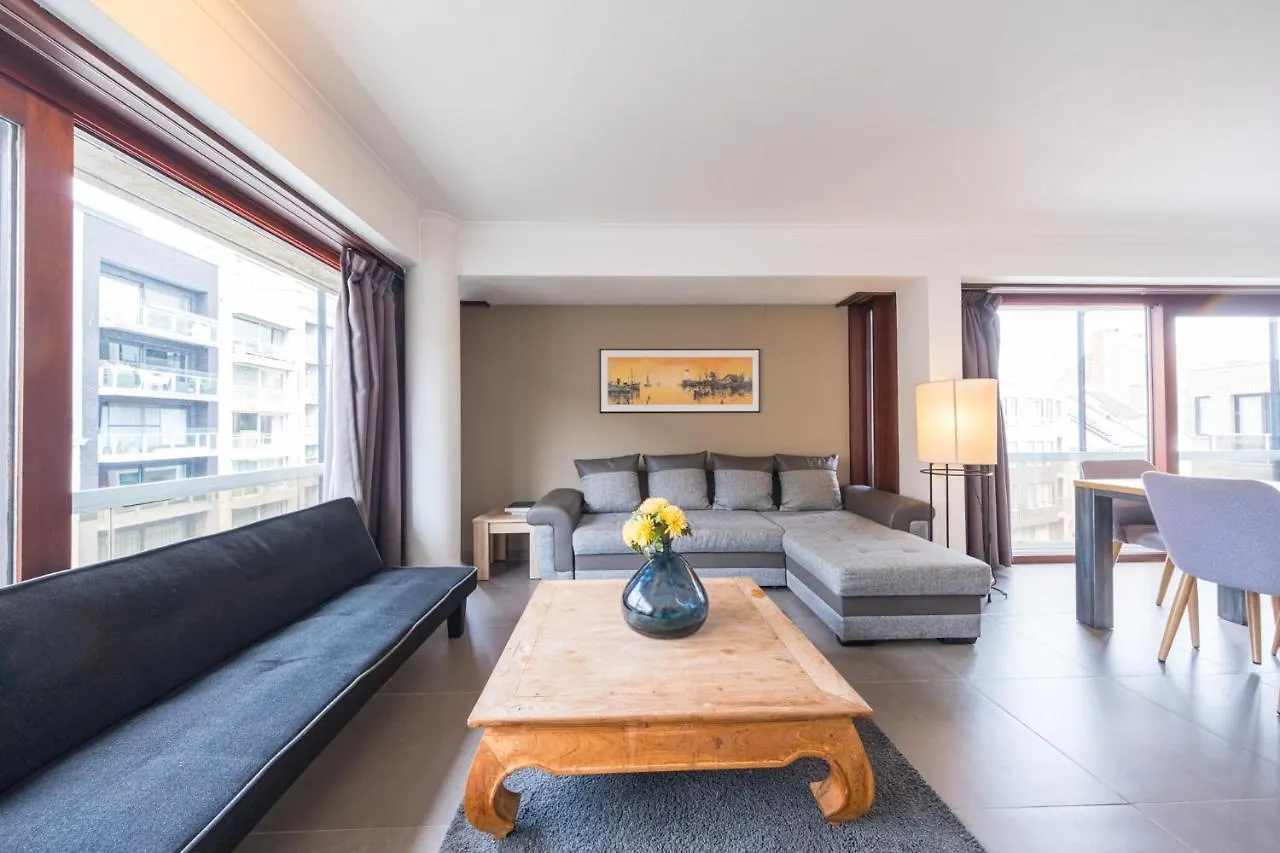 Duong Condo Ostend